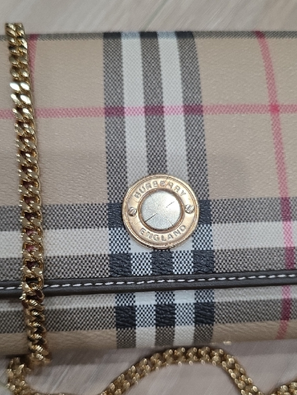 Burberry Hannah Wallet Chain Crossbody with Gold Hardware - Picture 2 of 11